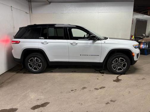 2023 Jeep Grand Cherokee 4xe Trailhawk