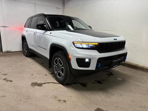 2023 Jeep Grand Cherokee 4xe Trailhawk