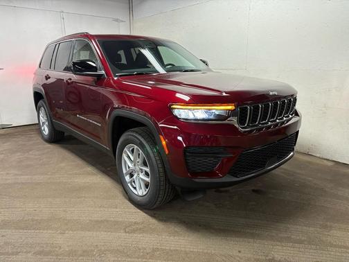 Velvet Red Pearlcoat 2026 Jeep Grand Cherokee Altitude