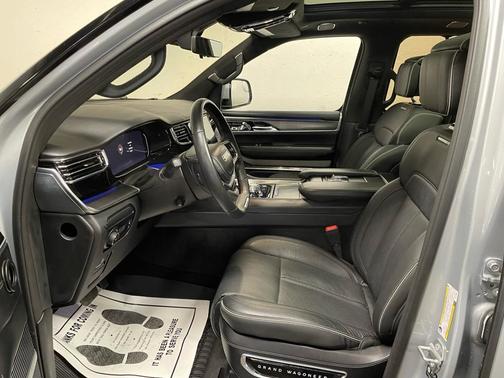 Photo 4 of 90 of 2022 Jeep Grand Wagoneer Series II