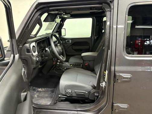 Granite Crystal Metallic Clearcoat 2026 Jeep Gladiator Willys 4x4