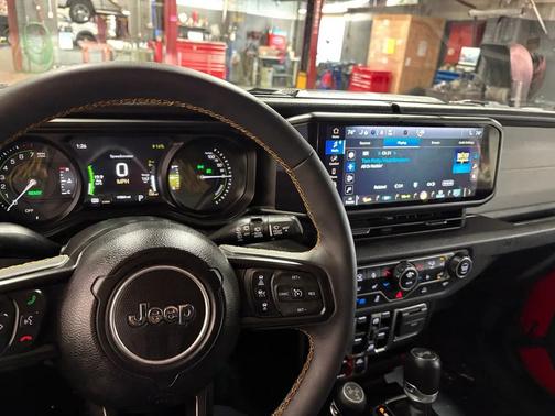 2024 Jeep Wrangler 4xe Willys