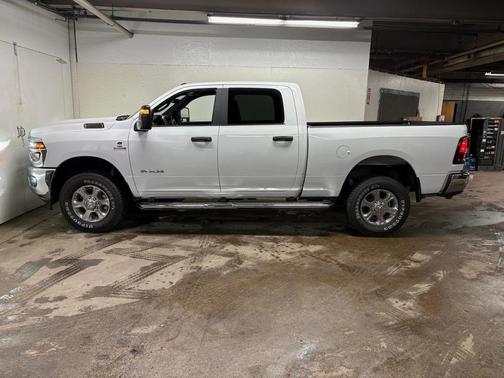 2025 RAM 2500 Big Horn Crew Cab 4x4 6'4' Box