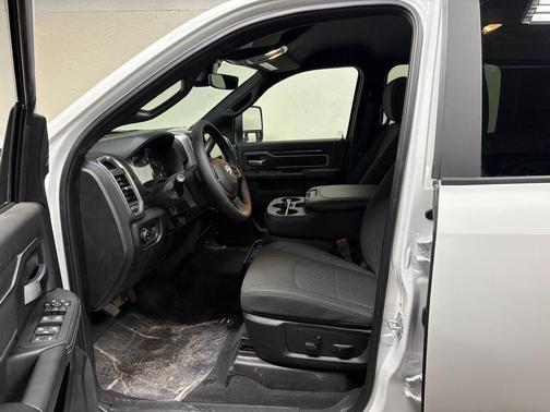 2025 RAM 2500 Big Horn Crew Cab 4x4 6'4' Box