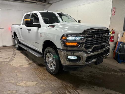 2025 RAM 2500 Big Horn Crew Cab 4x4 6'4' Box