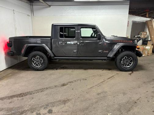 2026 Jeep Gladiator Mojave 4x4