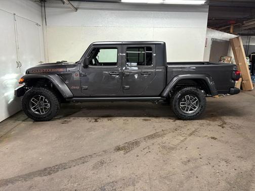 2026 Jeep Gladiator Mojave 4x4