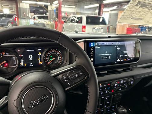 2026 Jeep Gladiator Mojave 4x4