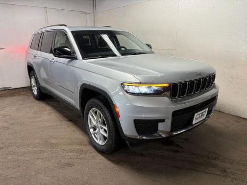 Silver Zynith 2023 Jeep Grand Cherokee L Laredo