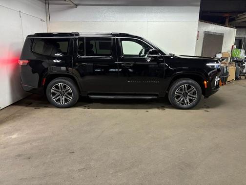 High Gloss Black 2026 Jeep Grand Wagoneer 4X4