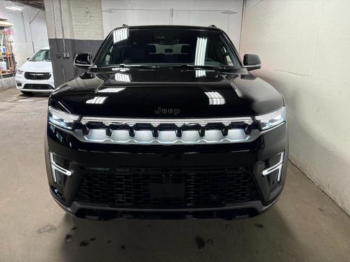 High Gloss Black 2026 Jeep Grand Wagoneer 4X4