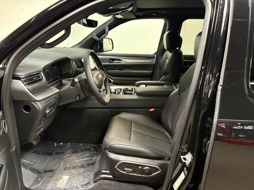 High Gloss Black 2026 Jeep Grand Wagoneer 4X4