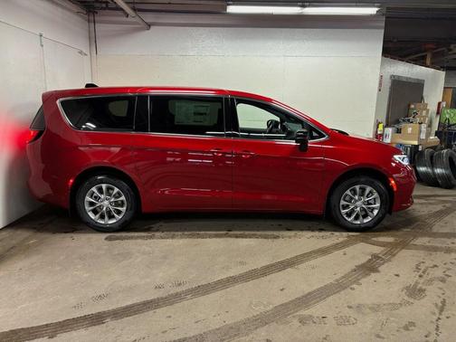 2026 Chrysler Pacifica L