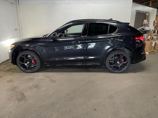 2022 Alfa Romeo Stelvio Ti