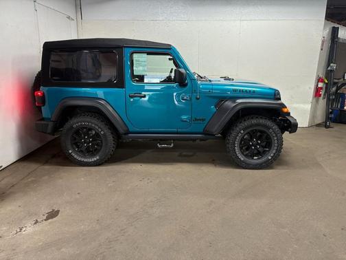 Bikini Pearlcoat 2020 Jeep Wrangler Willys 4x4