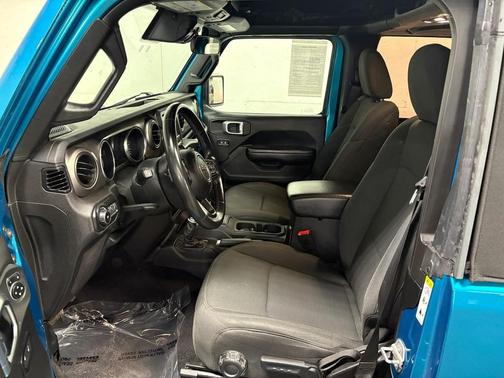 Bikini Pearlcoat 2020 Jeep Wrangler Willys 4x4