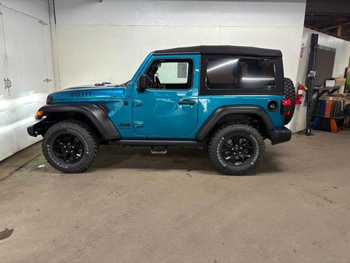 Bikini Pearlcoat 2020 Jeep Wrangler Willys 4x4
