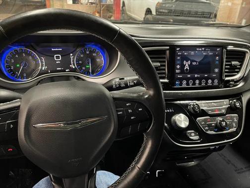 2020 Chrysler Pacifica Touring-L Plus