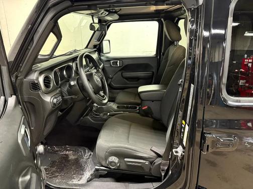 2022 Jeep Gladiator Sport