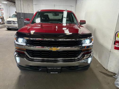 Cajun Red Tintcoat 2018 Chevrolet Silverado 1500 1LT