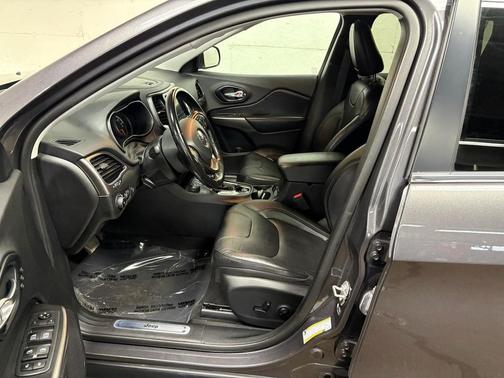 Granite Crystal Metallic Clearcoat 2021 Jeep Cherokee Limited