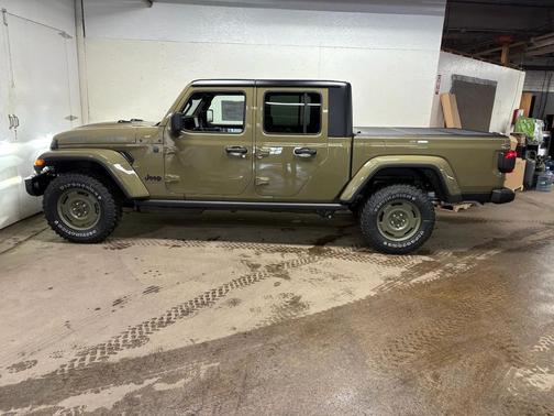 2026 Jeep Gladiator Willys 41 4x4