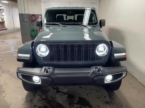 2024 Jeep Gladiator Sport S