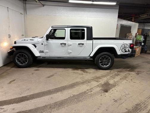 2021 Jeep Gladiator 80th Anniversary 4x4