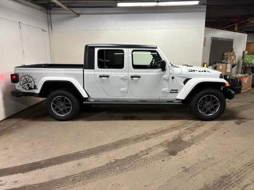 2021 Jeep Gladiator 80th Anniversary 4x4