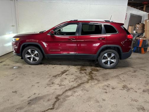 Velvet Red Pearlcoat 2019 Jeep Cherokee Limited