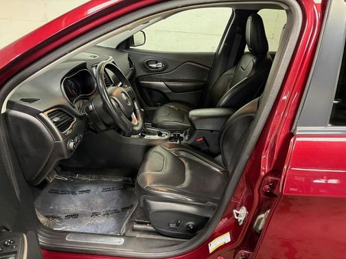 Velvet Red Pearlcoat 2019 Jeep Cherokee Limited