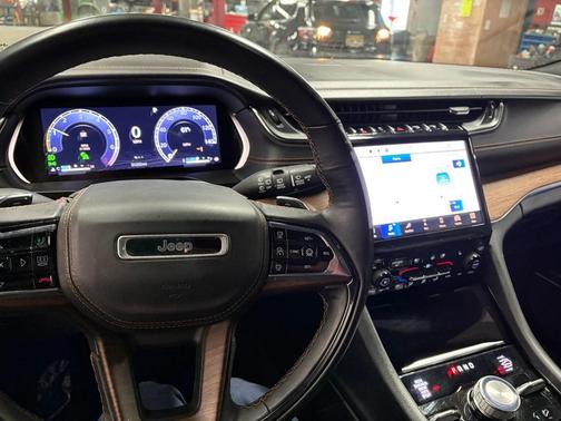 2022 Jeep Grand Cherokee L Summit