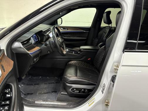 2022 Jeep Grand Cherokee L Summit