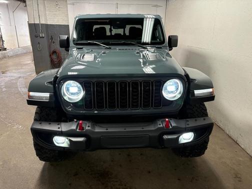 Anvil Clear Coat 2024 Jeep Gladiator Rubicon