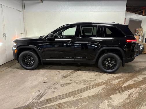 2025 Jeep Grand Cherokee Altitude