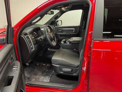 2022 RAM 1500 Classic Warlock Quad Cab 4x4 6'4' Box