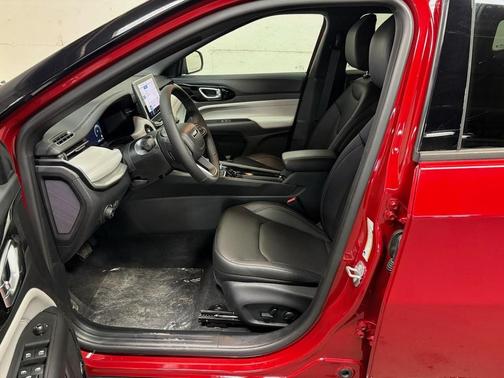 Red Hot Pearlcoat 2026 Jeep Compass Limited
