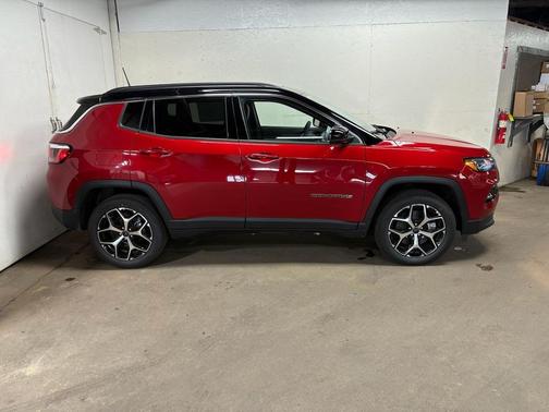 Red Hot Pearlcoat 2026 Jeep Compass Limited