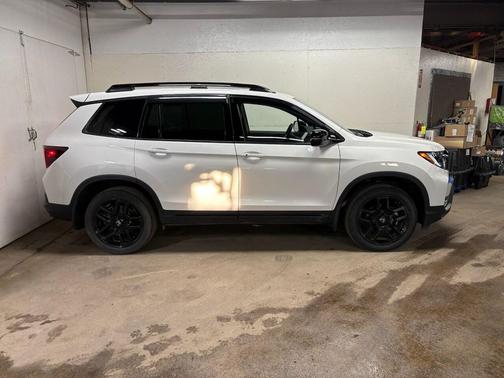 2025 Honda Passport AWD Black