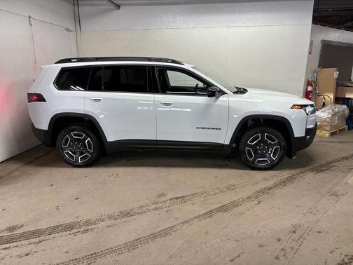 2026 Jeep Cherokee Laredo 4x4