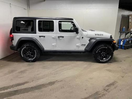 2020 Jeep Wrangler Unlimited Willys 4X4