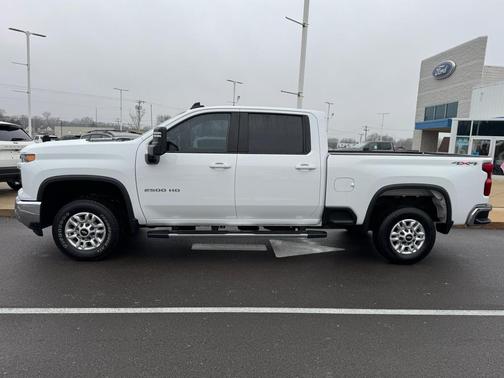 2024 Chevrolet Silverado 2500 LT