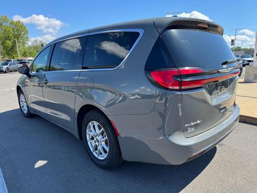 Ceramic Gray Clearcoat 2023 Chrysler Pacifica Touring L
