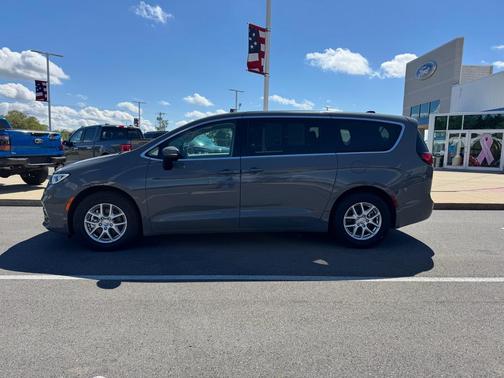 Ceramic Gray Clearcoat 2023 Chrysler Pacifica Touring L