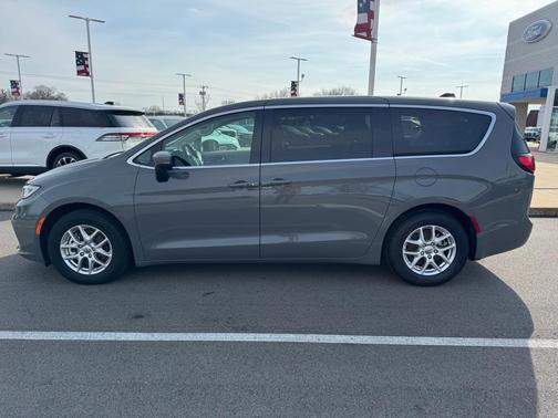 Ceramic Gray Clearcoat 2023 Chrysler Pacifica Touring L