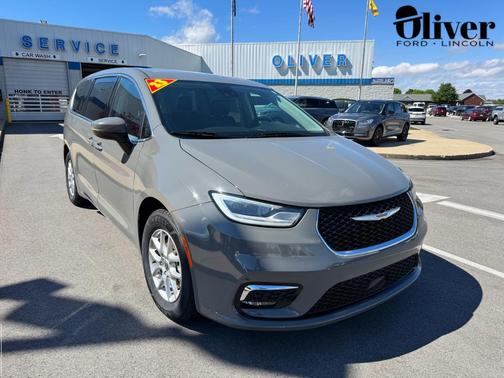 Ceramic Gray Clearcoat 2023 Chrysler Pacifica Touring L