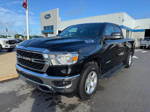 Diamond Black Crystal Pearlcoat 2022 RAM 1500 Big Horn/Lone Star
