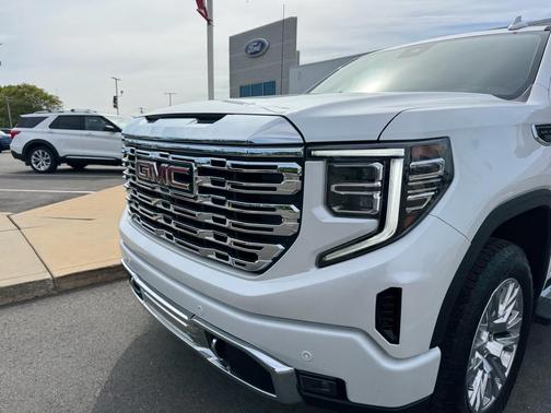 White Frost Tricoat 2022 GMC Sierra 1500 Denali