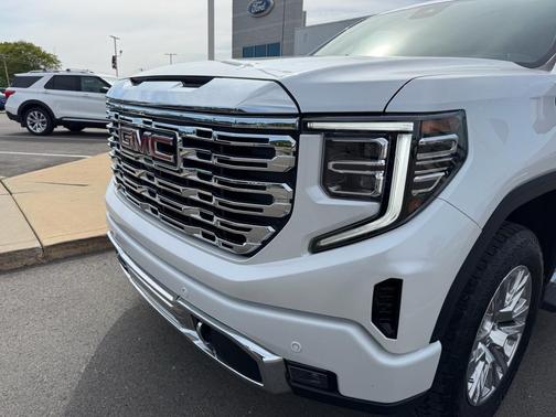 White Frost Tricoat 2022 GMC Sierra 1500 Denali