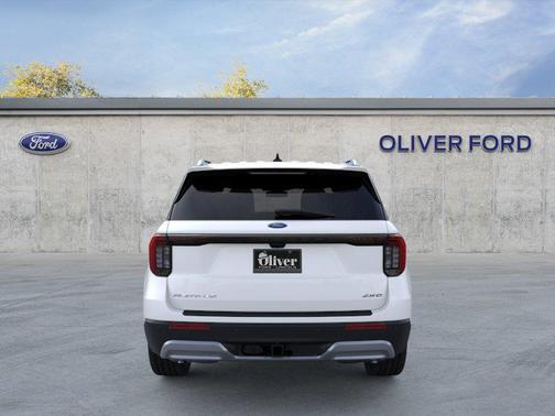 Star White Met Tri-Coat 2026 Ford Explorer Platinum